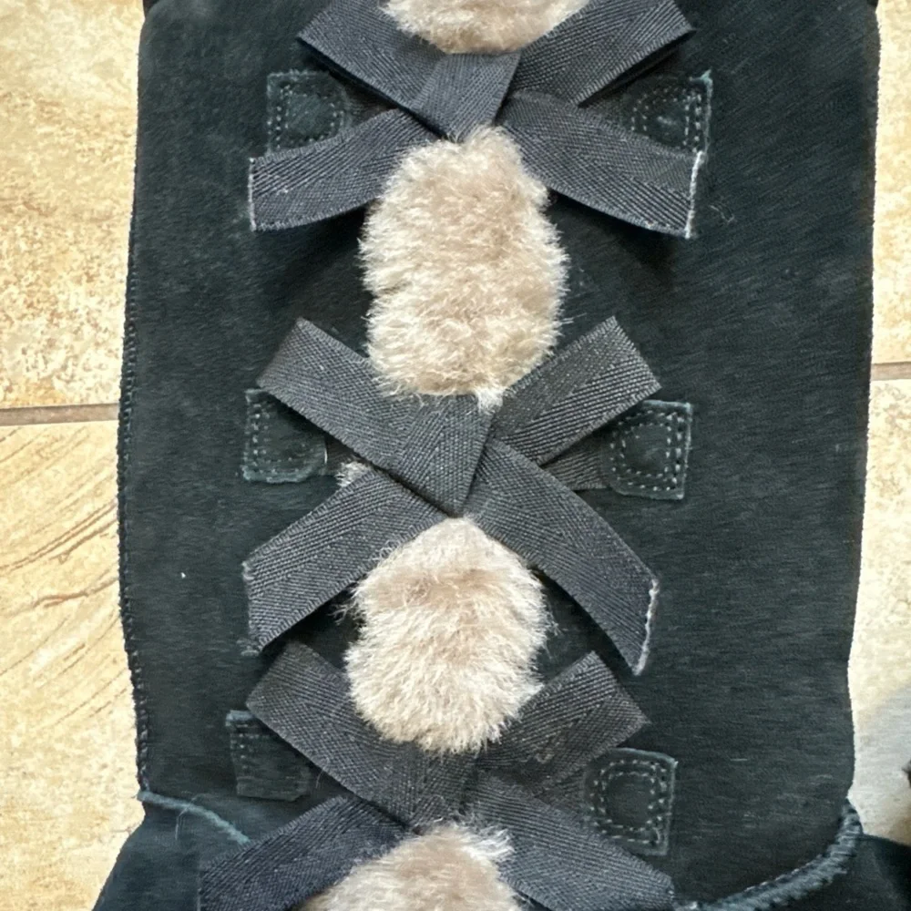 Koolaburra by UGG Black Boots Size 7 With Bows